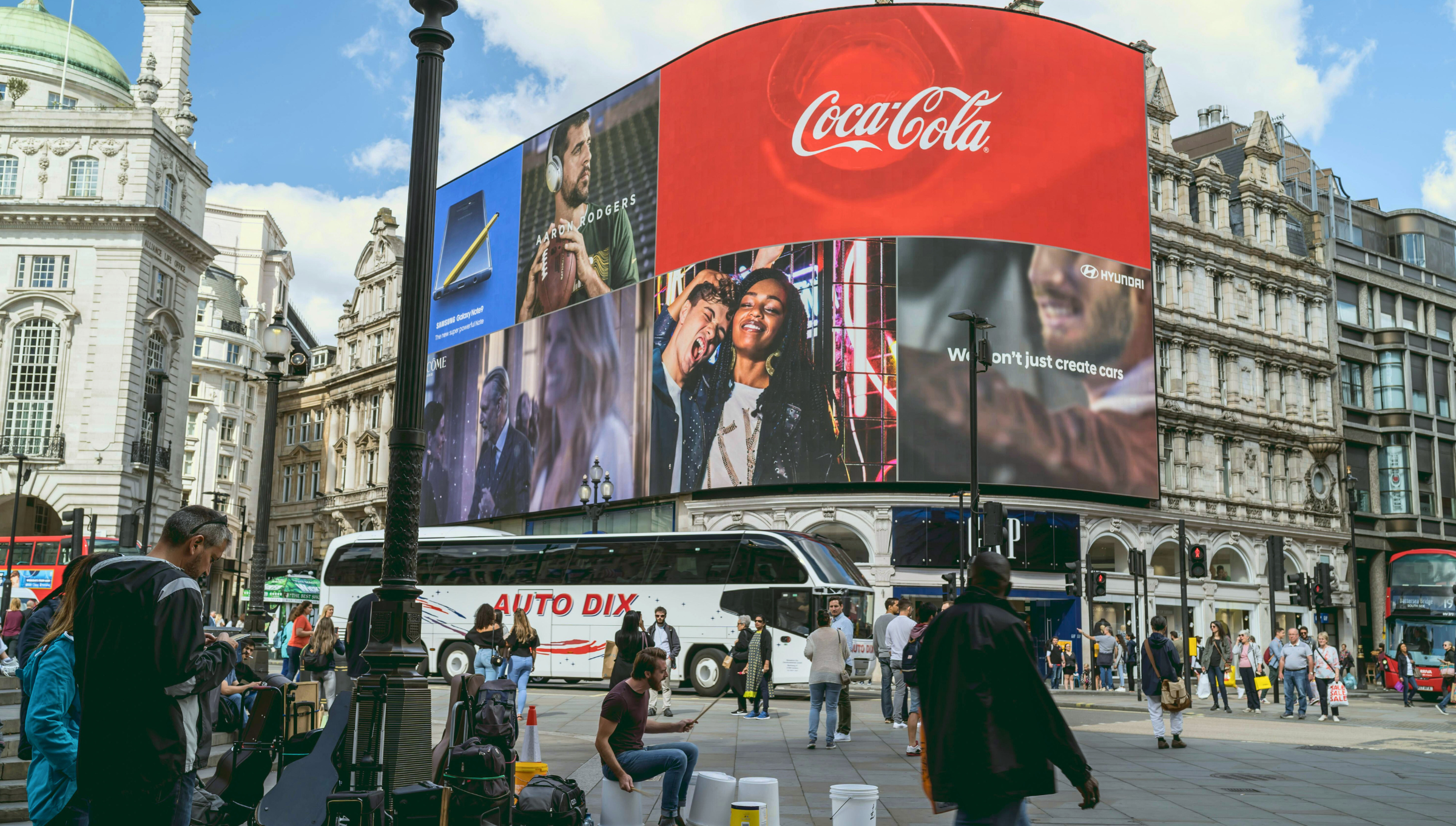 Piccadilly Circus Londra: cosa vedere, storia e curiosità