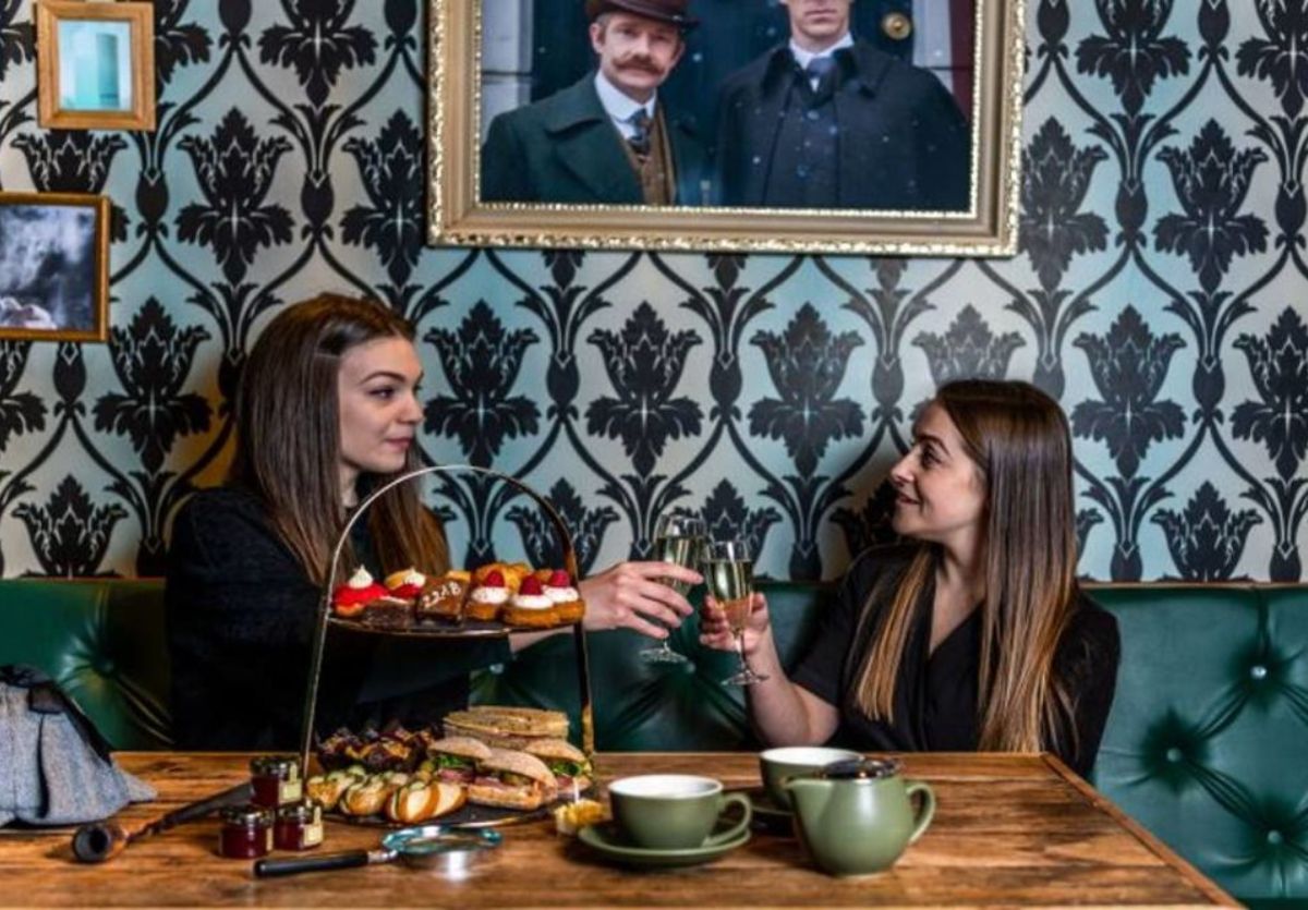 Afternoon Tea a tema Sherlock Holmes