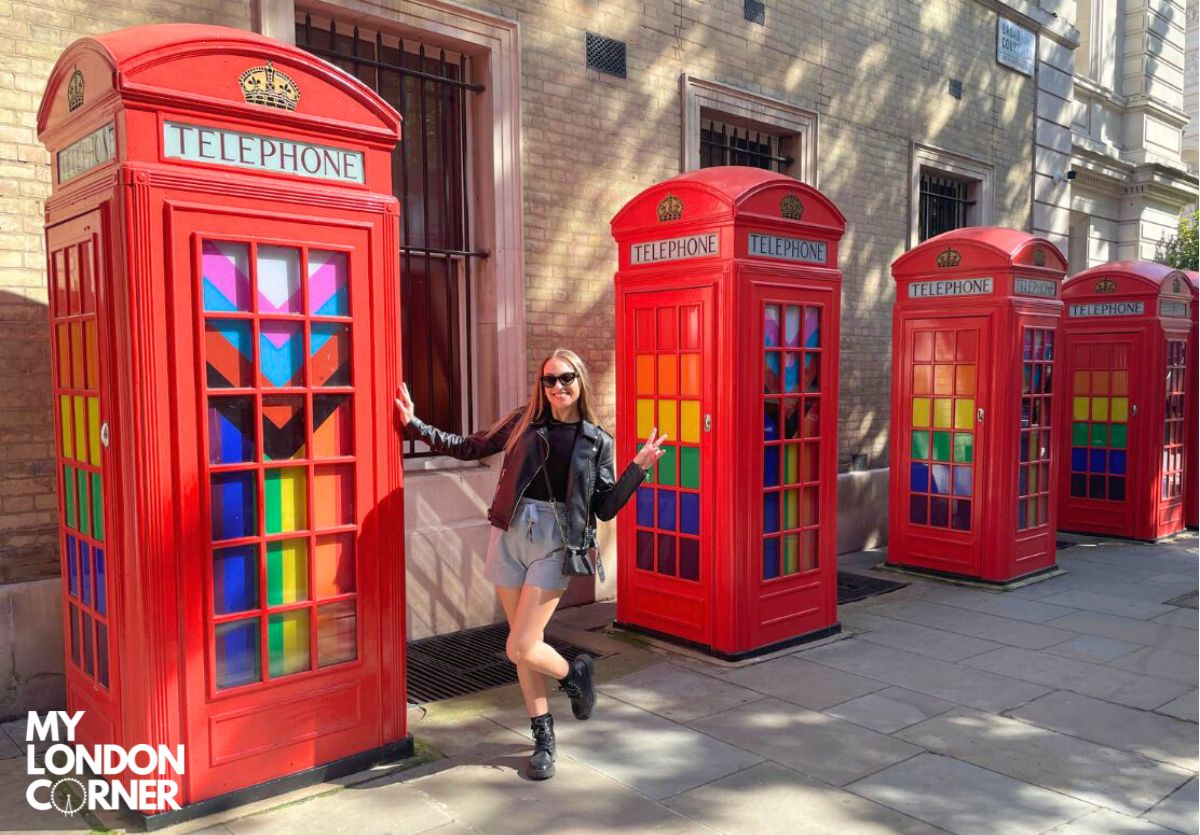 Tour Londra Instagrammabile a Piedi con Guida Italiana - foto 4 (Piccadilly Circus, davanti Hard Rock Cafe, W1J 9HR)